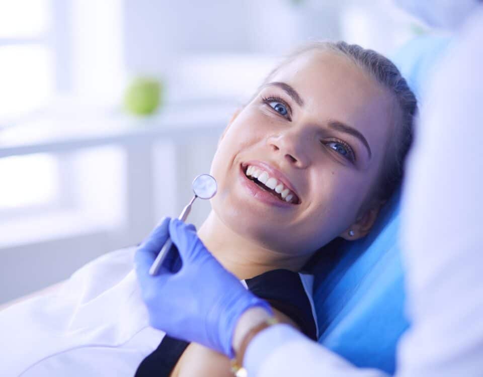 summer-smile-tips-to-keep-your-teeth-healthy-all-season-long